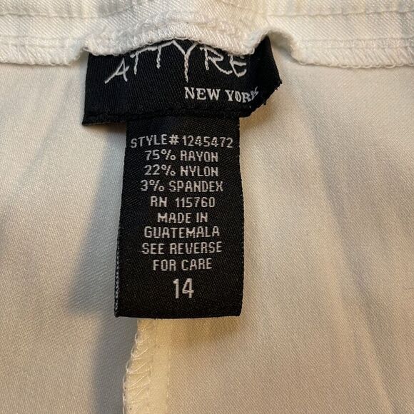 Attyre New York Pull-on White Bermuda Shorts - Picture 3 of 5